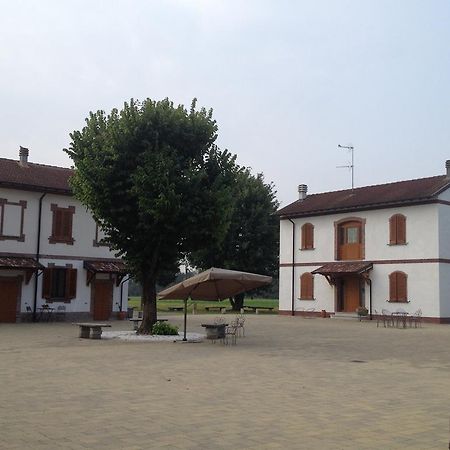 Bed And Breakfast Azienda Agricola Cascina Salazzara Magenta Exteriör bild