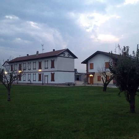 Bed And Breakfast Azienda Agricola Cascina Salazzara Magenta Exteriör bild