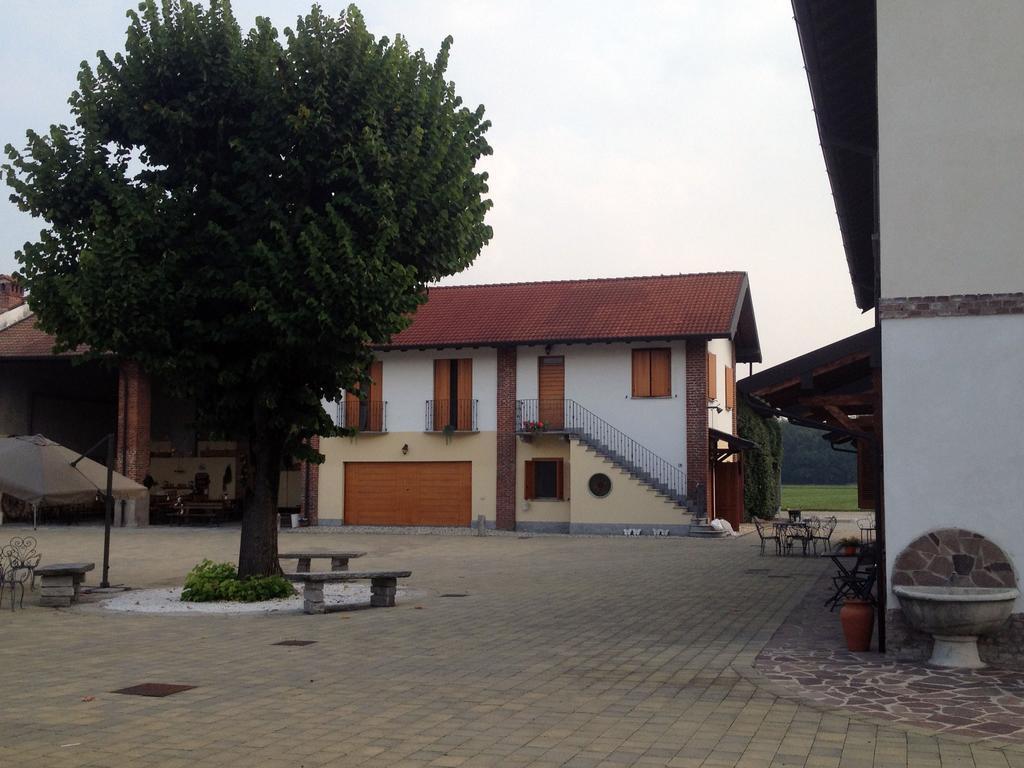 Bed And Breakfast Azienda Agricola Cascina Salazzara Magenta Exteriör bild